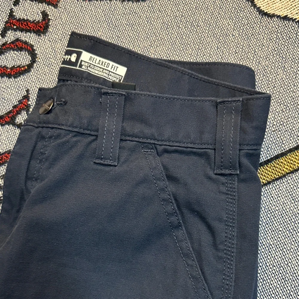30x30 CARHARTT RELAX FIT WOMEN in amazing conditions . Beautiful pants 👌 - Picture 5 of 9